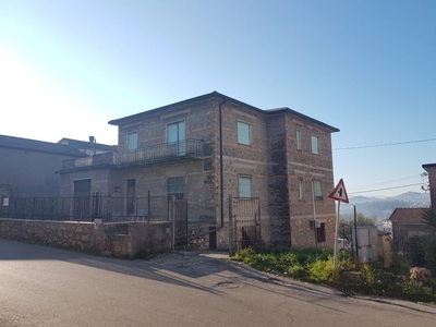 Casa indipendente in Via Casanuova, Monte San Giovanni Campano, 370 m²