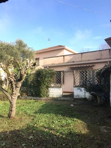 Casa indipendente in Via Civita Farnese, Arce, 3 locali, 1 bagno