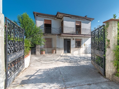 Casa indipendente in Via Colle San Pietro, Torrice, 8 locali, 2 bagni