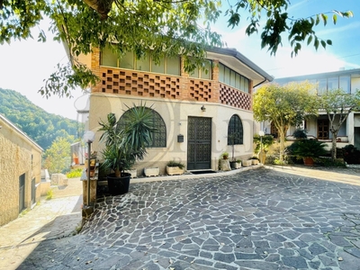 Casa indipendente in Via Madonna del Riparo, Rocca d'Arce, 8 locali