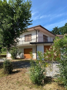 Casa indipendente in Via Monacelli, San Giovanni Incarico, 7 locali