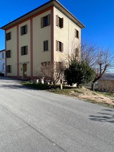 Casa indipendente in Via ponte nuovo, Montegiorgio, 12 locali, 3 bagni