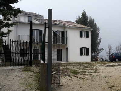 Casa indipendente in VIA RAVA, Vallerotonda, 5 locali, 2 bagni, 150 m²