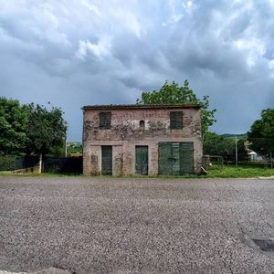 Casa indipendente in Via Volpi 21, Falerone, 4 locali, 100 m²