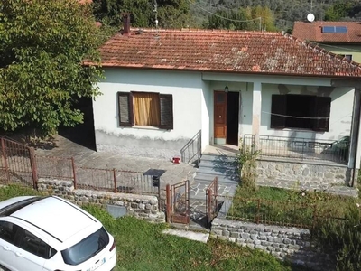 Casa singola a Casola in Lunigiana