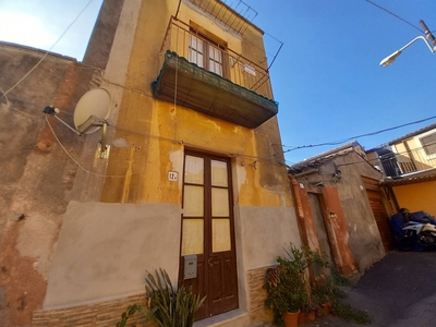 Casa singola in zona Borgo a Catania