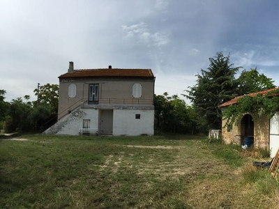 Casale in Strada Fonte Lebrige, Sant'Elpidio a Mare, 10 locali