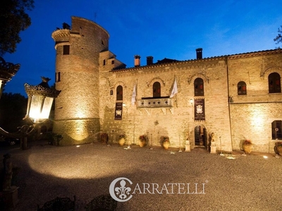 Castello di 2000 mq in vendita - Castel Leone, Deruta, Perugia, Umbria