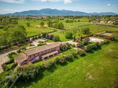 Esclusiva villa di 800 mq in vendita Lucca, Italia