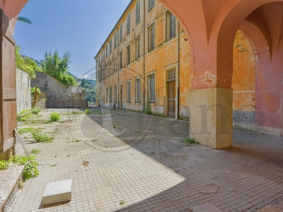 Palazzo in Piazza Santa Maria della Civita, Arpino, 30 locali, 3000 m²