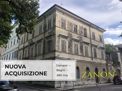 Palazzo in Via Petrarca, Gorizia, 680 m², da ristrutturare in vendita