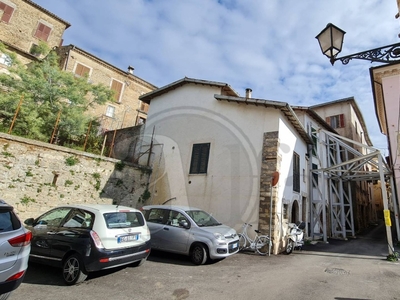 Palazzo in Via Saturno, Arpino, 4 locali, 2 bagni, giardino privato