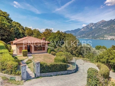 Villa di 190 mq in vendita Via Privata Monsignor Giorgio Zuni, 1, Oliveto Lario, Lecco, Lombardia
