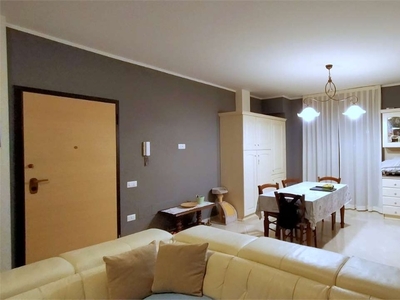 Quadrilocale a Monte Urano, 1 bagno, arredato, 122 m², 1° piano