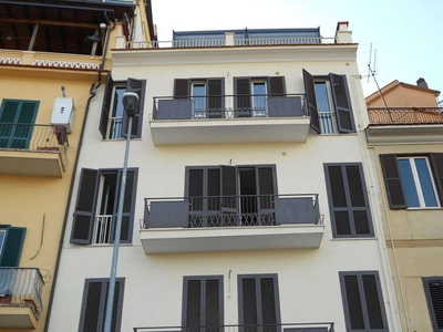 Quadrilocale in Via Cesare Battisti 5, Frosinone, 2 bagni, 85 m²