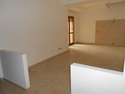 Quadrilocale in Via tommaso Landolfi 105, Frosinone, 2 bagni, 120 m²