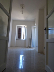 Quadrilocale in Viale Napoli 3, Frosinone, 1 bagno, arredato, 118 m²