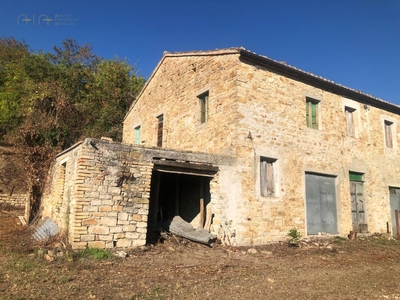 Rustico in C.da Monteradaldo, Santa Vittoria in Matenano, 10 locali