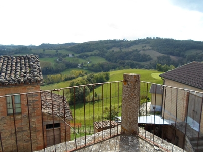 Rustico in Rocca, Montefortino, 10 locali, 1 bagno, giardino privato