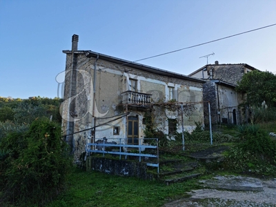 Rustico in VIA QUAGLIERI VECCHIO, Arpino, 10 locali, 2 bagni, con box