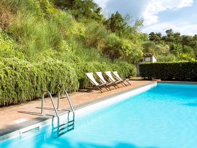 Spaziosa Villa con piscina privata a Sermugnano