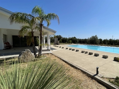 Villa a Nova Siri, 7 locali, 3 bagni, giardino privato, 325 m²