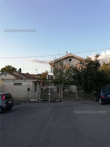 Villa a schiera a Pontecorvo, 1 locale, 1 bagno, 90 m² in vendita