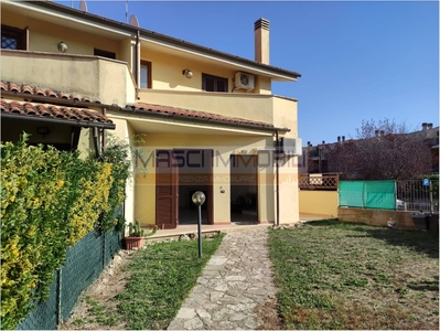 Villa a schiera in Via p. Pasolini 14 a Fiano Romano