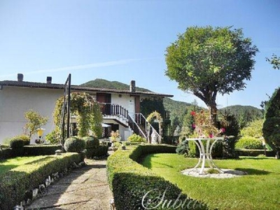 Villa a Trevi nel Lazio, 11 locali, 4 bagni, giardino privato, 400 m²