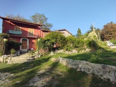 Villa a Trevi nel Lazio, 8 locali, 2 bagni, giardino privato, arredato