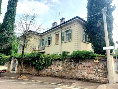 Villa in Piazza Medaglie d'Oro, Gorizia, 11 locali, 260 m² in vendita