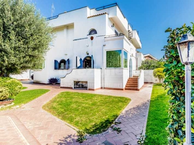 Villa in Vendita ad Anzio - 319000 Euro