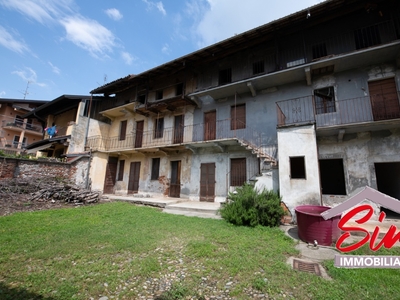 Villa in Via C. Colombo snc, Bellinzago Novarese, 6 locali, 3 bagni