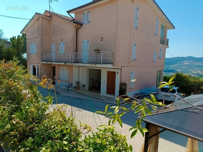 Villa singola a Porto San Giorgio, 17 locali, 3 bagni, con box, 450 m²