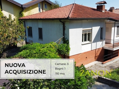 Villa singola in Via IV Novembre, Gorizia, 6 locali, 1 bagno, con box