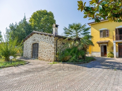 Villa singola in VIA S. ALTISSIMO, Arpino, 15 locali, 2 bagni, con box