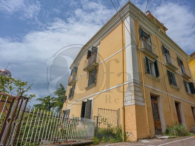 Villa singola in Vico Amati, Roccasecca, 17 locali, 4 bagni, 460 m²