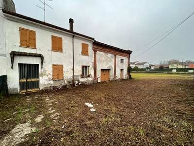 Rustico casale in vendita a Luzzara Reggio Emilia