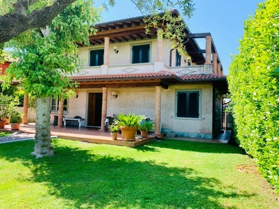 Villa in vacanza a Forte Dei Marmi Lucca Centro