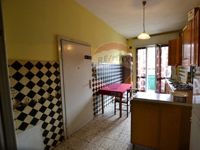 Appartamento a Castelli Calepio, 5 locali, 1 bagno, 90 m², 1° piano