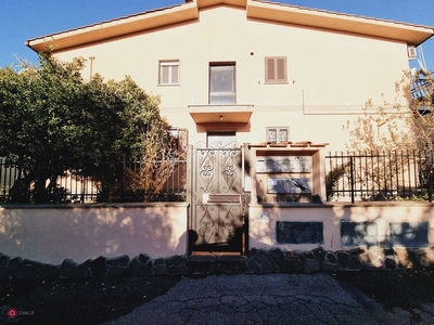 Appartamento in Vendita in Via Caldopiano a Roma