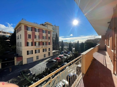 Appartamento in Vendita in Via Emilio Massone 4 a Genova
