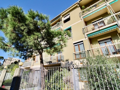 Appartamento in Vendita in Via Flavia Steno a Genova