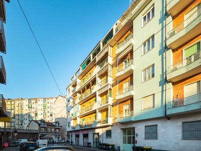 Appartamento in Vendita in Via La Thuile a Torino