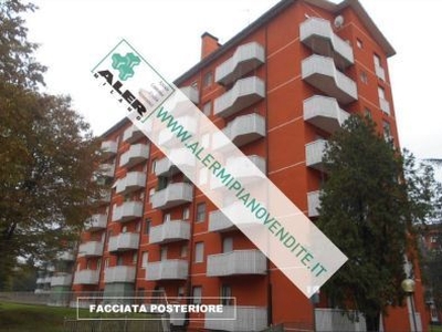 Appartamento in Vendita in Via Romualdo Bonfadini 98 a Milano