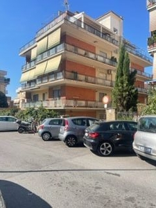 Appartamento in Vendita in Via Suor Celestina Donati a Roma