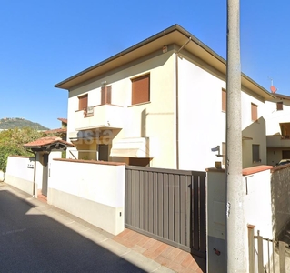 Appartamento Via Umbria 7 PIEVE A NIEVOLE di 159,10 Mq. oltre Garage e Terreno