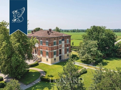 Prestigiosa villa di 1100 mq in vendita, Salvirola, Lombardia