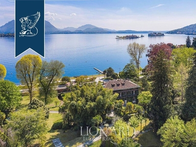 Prestigiosa villa di 1300 mq in vendita Baveno, Piemonte