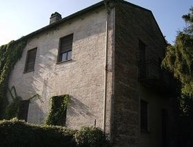 Villa trifamiliare in vendita a Broni